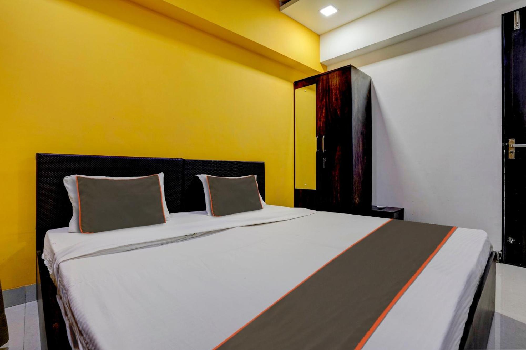 Rio Corporate House Hotel Мумбай Екстериор снимка