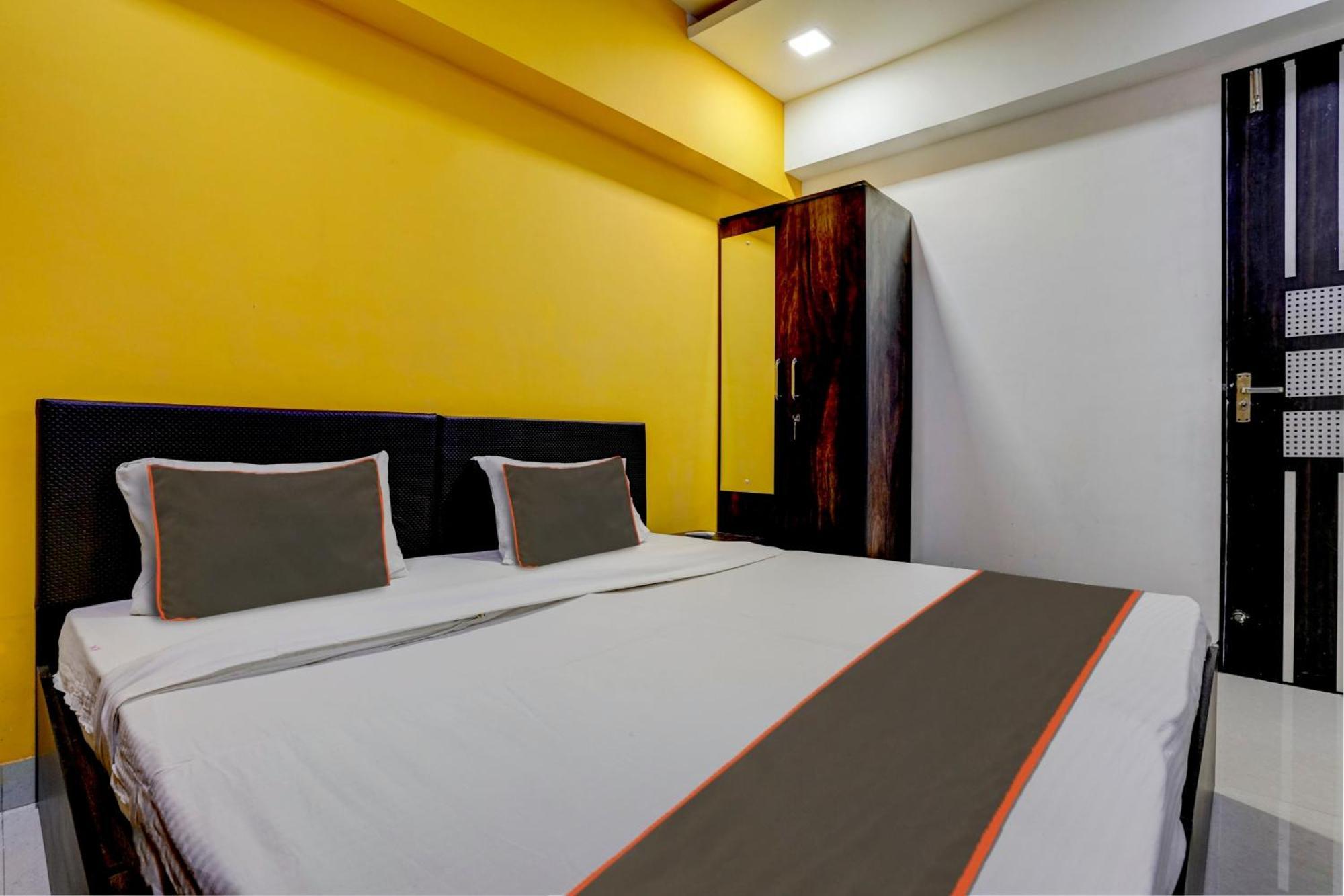 Rio Corporate House Hotel Мумбай Екстериор снимка